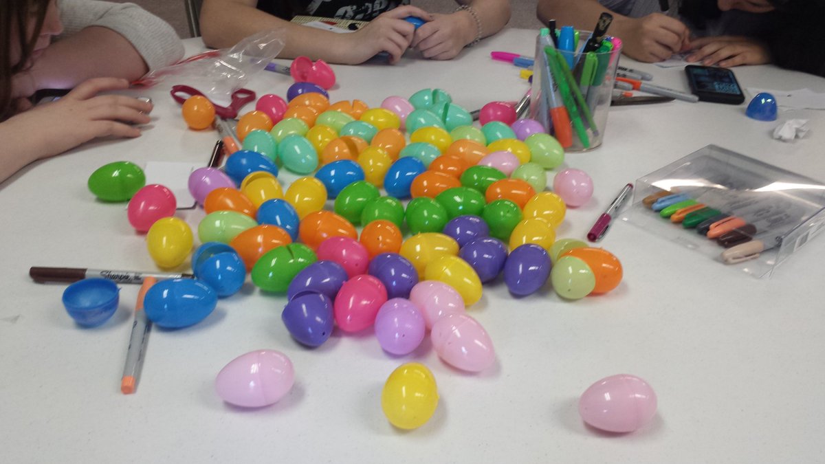 LC_RebeL1's tweet photo. Get ready to find some eggs for the EGGstrordinay EGG HUNT coming April 12th &amp; 13th! Exchange your compliment for CANDY!! 🍬🍭 https://t.co/2UkYmPQzOx