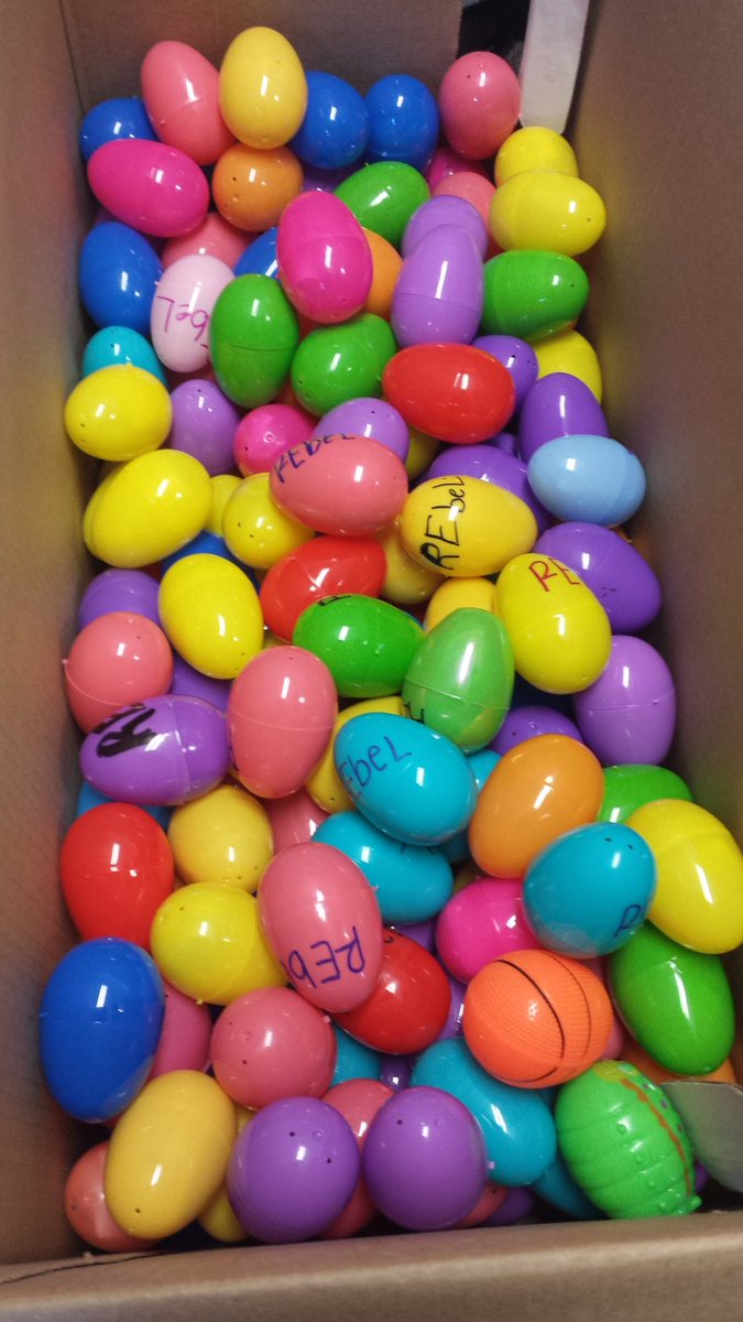 LC_RebeL1's tweet photo. Get ready to find some eggs for the EGGstrordinay EGG HUNT coming April 12th &amp; 13th! Exchange your compliment for CANDY!! 🍬🍭 https://t.co/2UkYmPQzOx