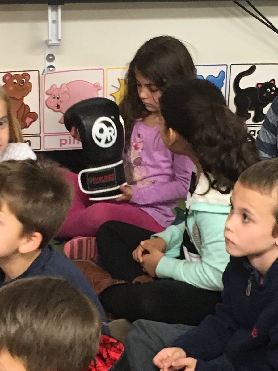 mcarter4409's tweet image. Career Day! @RhondaRRhodes @TaylorsElem #9rounds