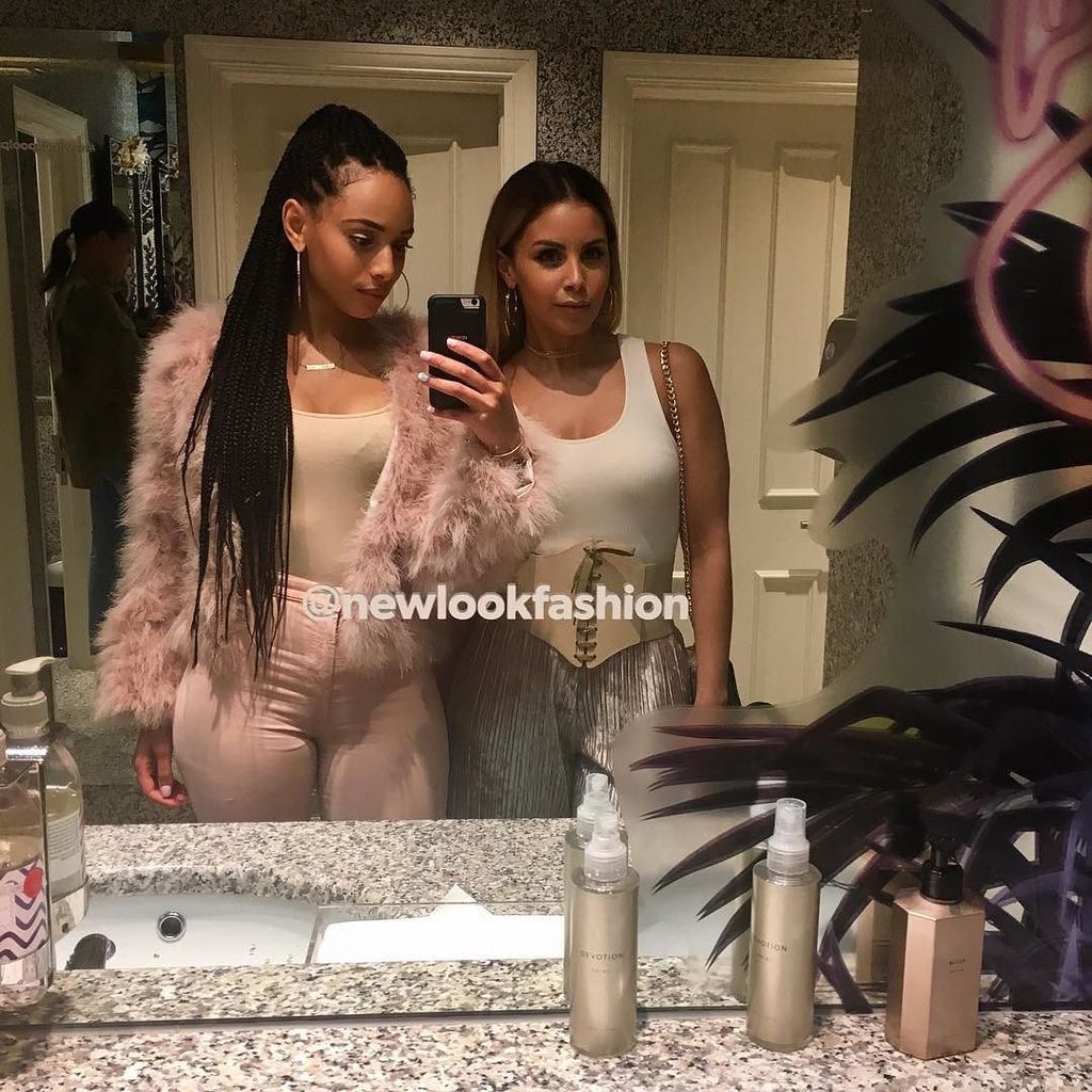 ZeenaXena's tweet photo. Caught this beaut @shanie_ryan in the 🚽 last night at #NewLookPoolParty 😂 feeling so ill today but worth seeing my… https://t.co/6hBmcw7G9R https://t.co/7WHaCVOToo