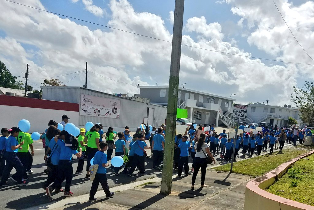 YashiraMLebron's tweet photo. El #TeamYashiraLebron dice Presente con la Esc. Bernardo Huyke en su caminata #NoMaltratesALosNiños #EscuelasdeBayamon #BayamonDist8 https://t.co/dwzIe3Sx40