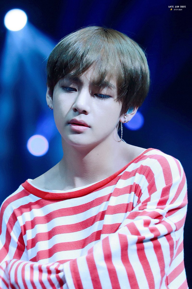 loveandtrue_'s tweet photo. 170329
#뷔 #방탄소년단 #BTS #태형 #TAEHYUNG @BTS_twt https://t.co/0dRRXYeAVK
