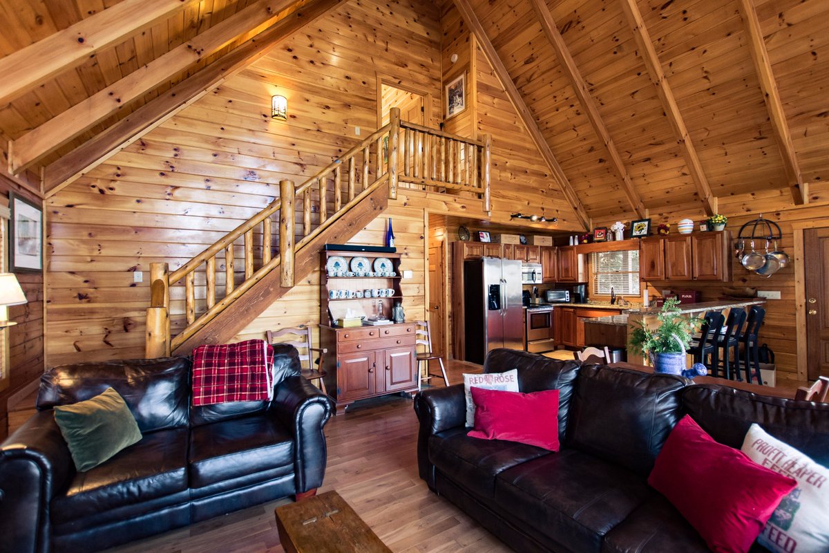 FreeRangeFather's tweet image. Check our April rates! Never been lower! Hike, bike, kayak, shop, beer &amp;amp; wine tours! Chill in the woods in style! vrbo.com/340155