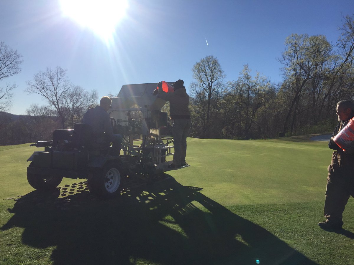 Richbecker10's tweet photo. Big thanks to RTP for taking care of our #10 green today. Great job @BillatStAlbans @rhanlen30 @GBurdiek @RTPCTR @StAlbansGolf https://t.co/0SrAqYqgRN