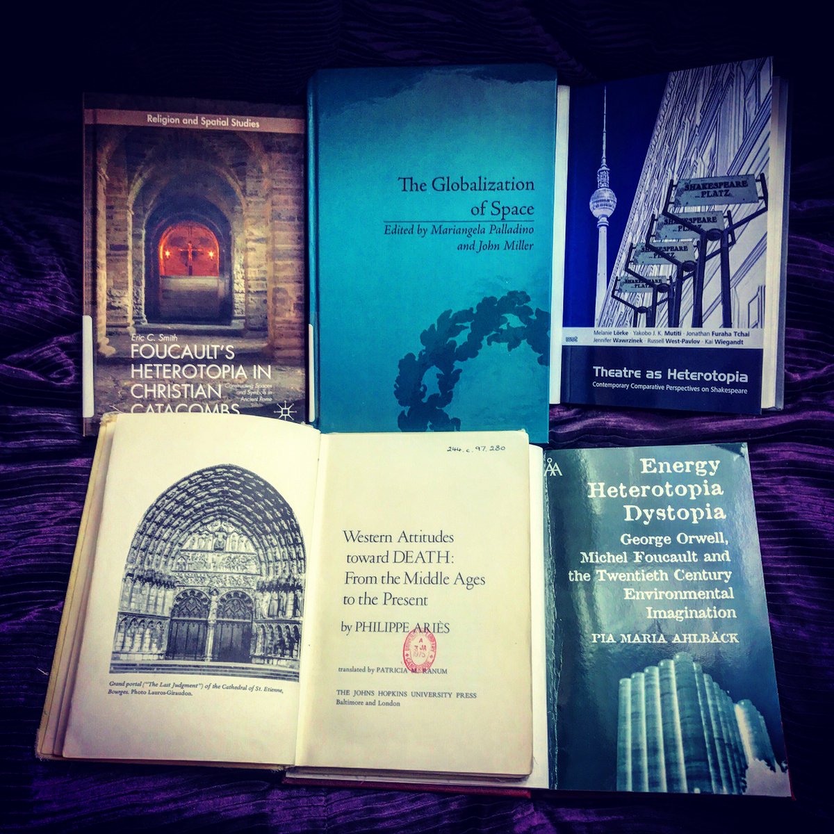 pressfuturist's tweet photo. #PhDigital reading has taken a darker turn… https://t.co/uUsJ2HZPZ6