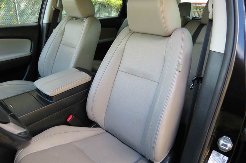 DKAutoSalesFL's tweet photo. This 2013 #Mazda CX-9 not only offers a sleek exterior but also a stylish interior!  https://t.co/0cv0POTEWb #DKAutoSales #Crossover #SUV https://t.co/aXbXYgT5qn