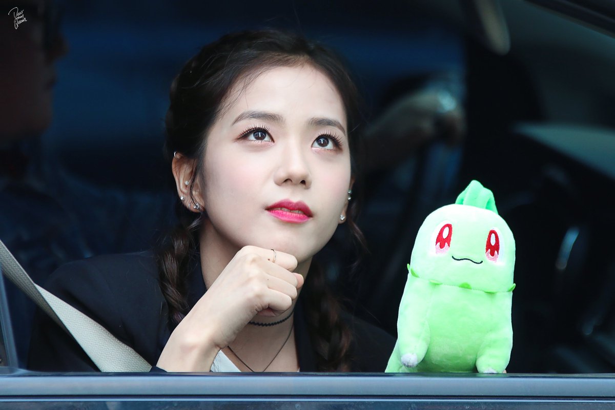 170402 인기가요 퇴근 블랙핑크 지수

니 모든 것이 좋아
머리부터 발끝까지도
조그만 행동까지 하나하나 다 좋아🔥❤

#blackpink #jisoo pic.x.com/RDA5ftReDc