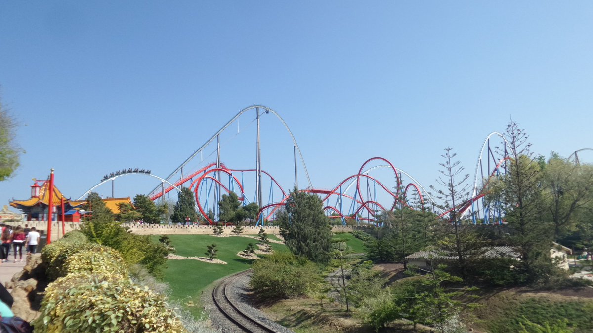 WEBINDEPBCN's tweet photo. #FerrariLandGO port Aventura https://t.co/LIseM8ncw5