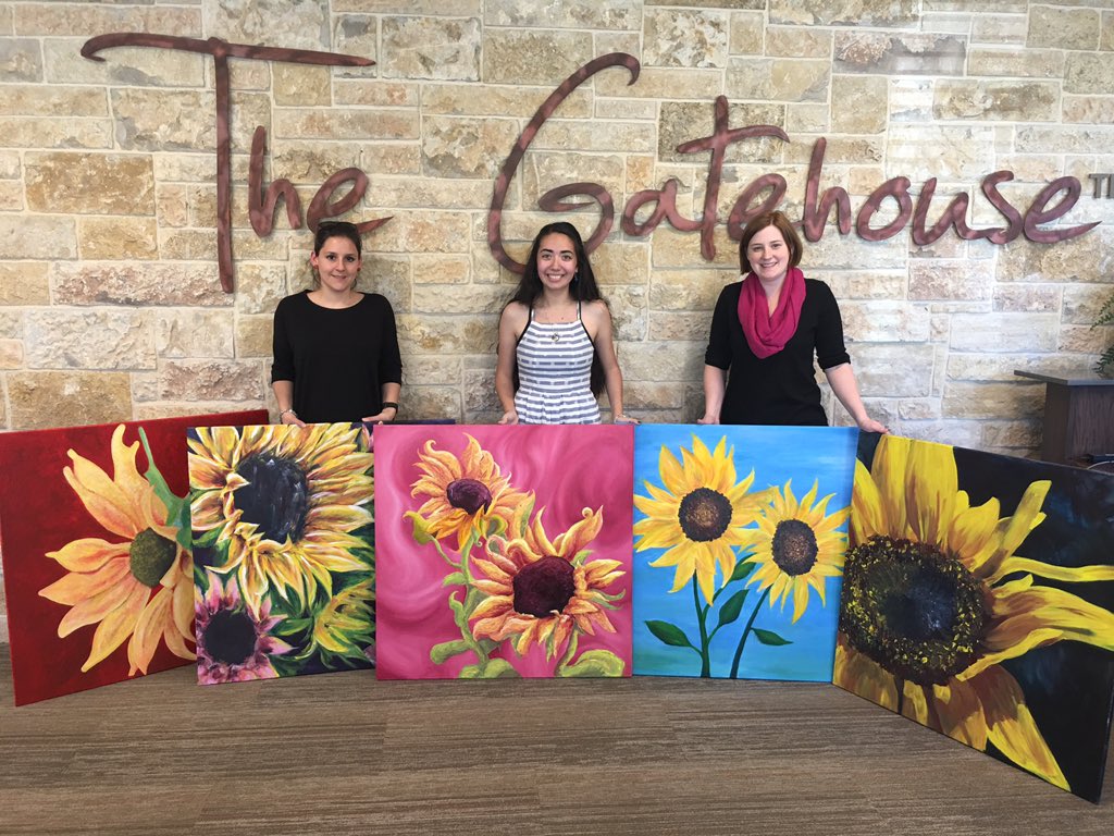 MrsReynoldsArt's tweet photo. CHS NAHS members donate 25 sunflower paintings to the Gatehouse 🎨 🌻❤ #IamCHS #CHSart #chsnahs @CoppellHigh https://t.co/cN5ylgzS1J