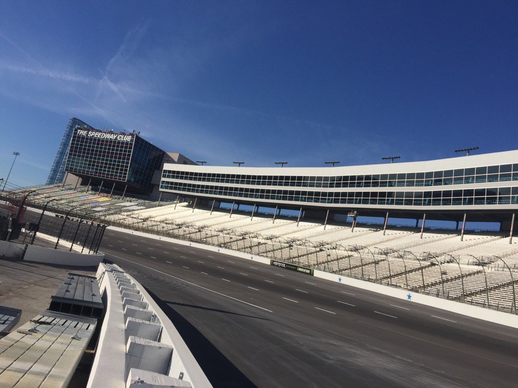 bobpockrass's tweet photo. Turns 1-2 (photo) at Texas now 20 degree banking and 80 feet wide. Turns 3-4 remained 24 degrees, 60 feet wide. https://t.co/2ZEhLfCQ4Q