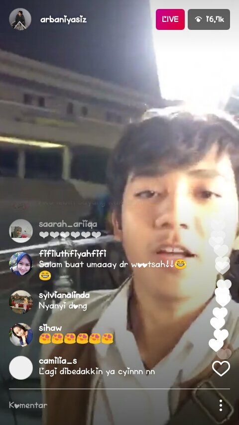 saarahariiqa's tweet photo. Wiih mau tidur eh kak @arbaniyasiz live instagram.. gwilakk tembusss 17k yang nonton. Sukses terus kak banii❤❤❤ https://t.co/L8FBLLP5Dd