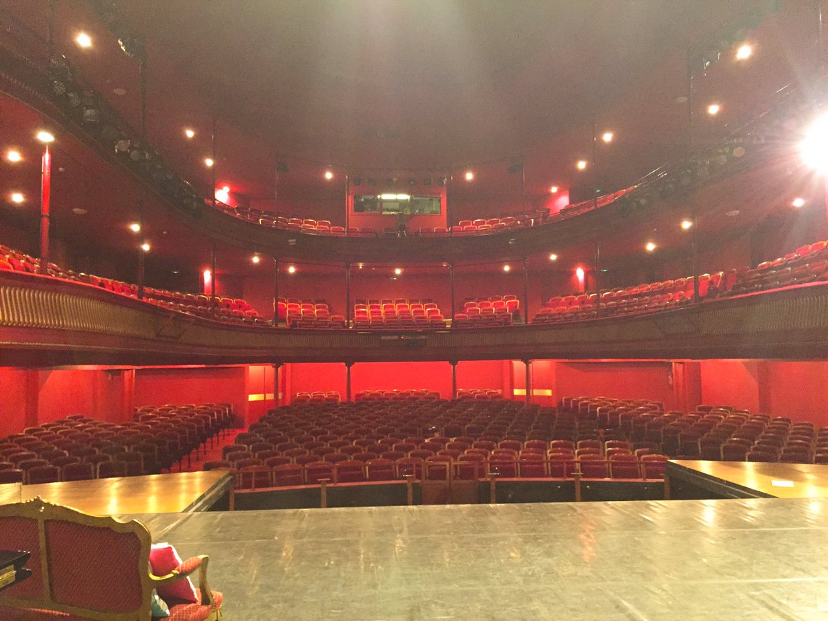 fleur_mino's tweet photo. #bonjour #tourcoing !
#theatremunicipalraymonddevos #valsesdevienne #strauss https://t.co/hFeaXukALO
