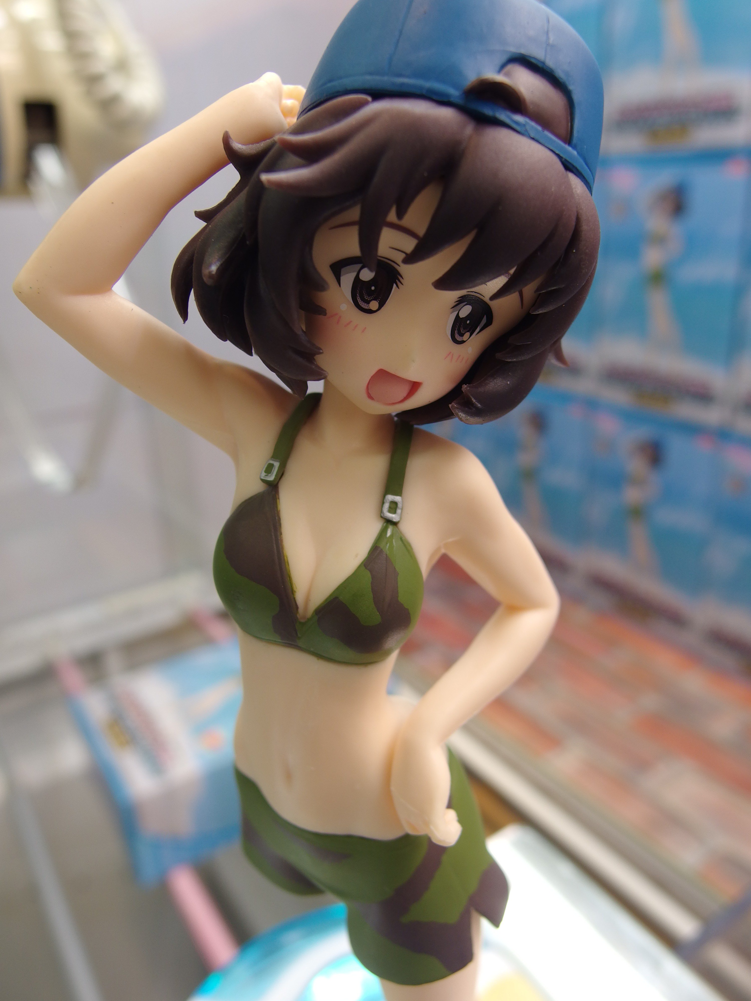e□□ガルパン□□　秋山優花里　水着　フィギュア 迷彩柄の水着…あんこうスーツも！「ガルパン」秋山優花里の着せ