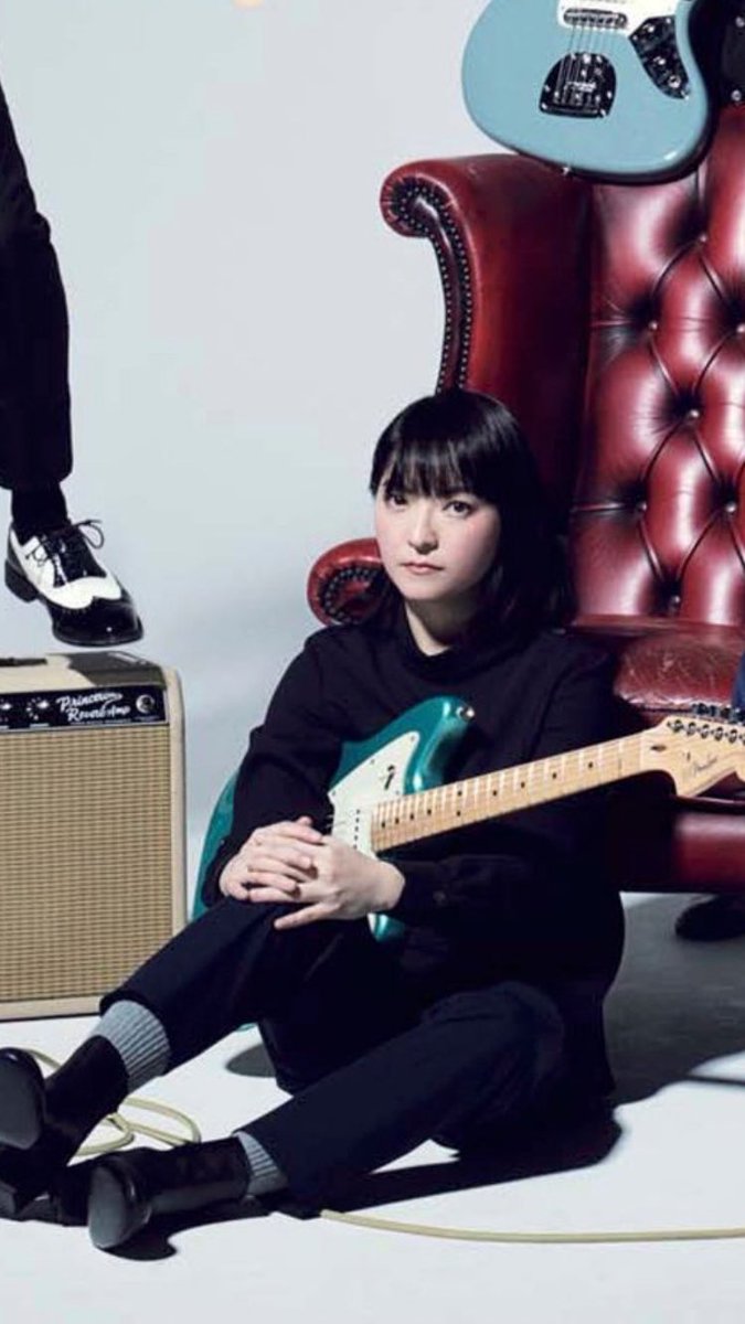 オノハヤト インサイド ホテル マジな話 またどっかのアイドルがギター持って大物と一緒にギターマガジン載っちゃってんのねって思ってたらまさかのこのロリ顔美少女があのナンバガやブッチャーズで爆音出してま 田渕ひさ子だったなんてマジでびっくりした