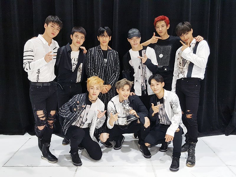 rulerofwind_sh's tweet photo. my kings for lifetime #5YearswithEXO https://t.co/cl4yXtVlM0