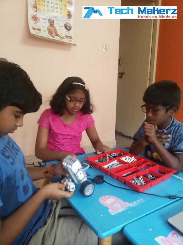 tech_makerz's tweet image. 3rd day in a summer camp
Student created #singlemotor Robot
#Robotics
#Summercamp
#Bangalore
@LEGOeducationUK 
@BangaloreBuzz