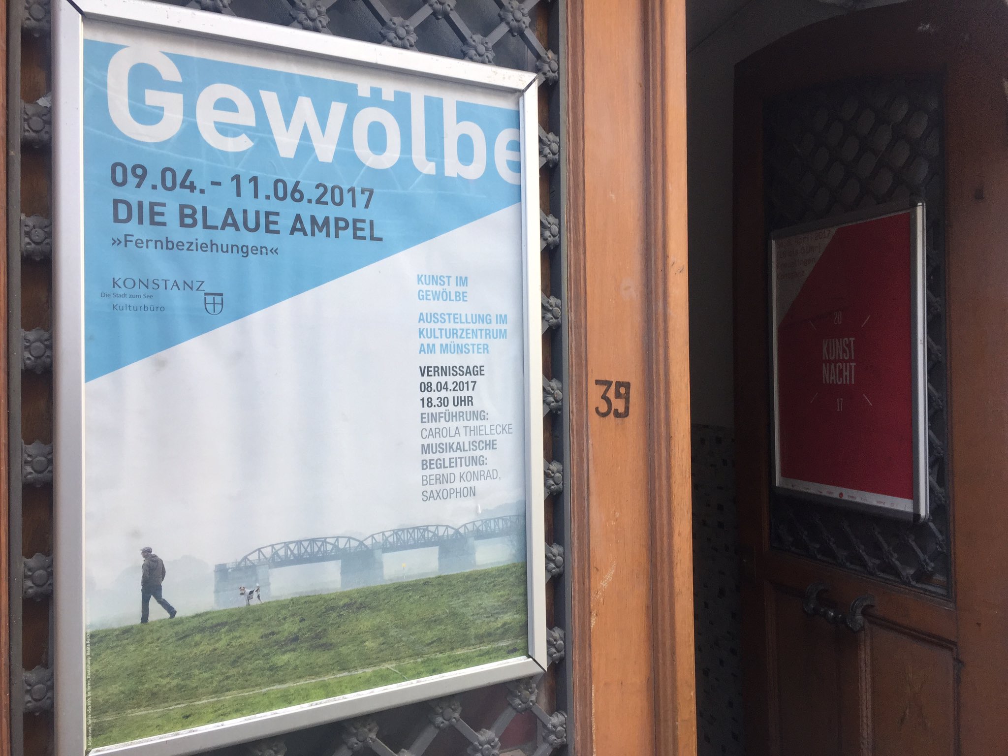 Blaue Ampel Group Of Artists Photography Tomorrow Gewoelbekeller Konstanz Opening Longdistancerelationship Kunstnacht Photoexhibition Stadt Konstanz Kultur Bodensee T Co Svhgi5i6yt