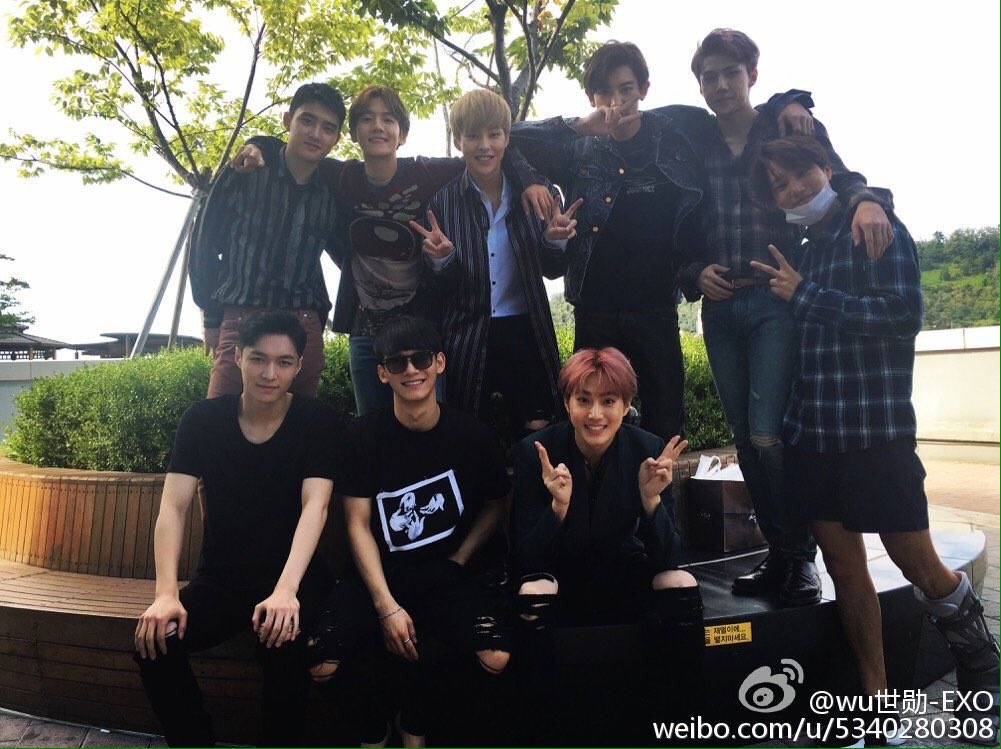 peachmyeonkki's tweet photo. I can't help this sense of gratefulness I feel whenever I think about EXO. I'm forever grateful they came into my life #5YearswithEXO https://t.co/QCc52ZhjTg