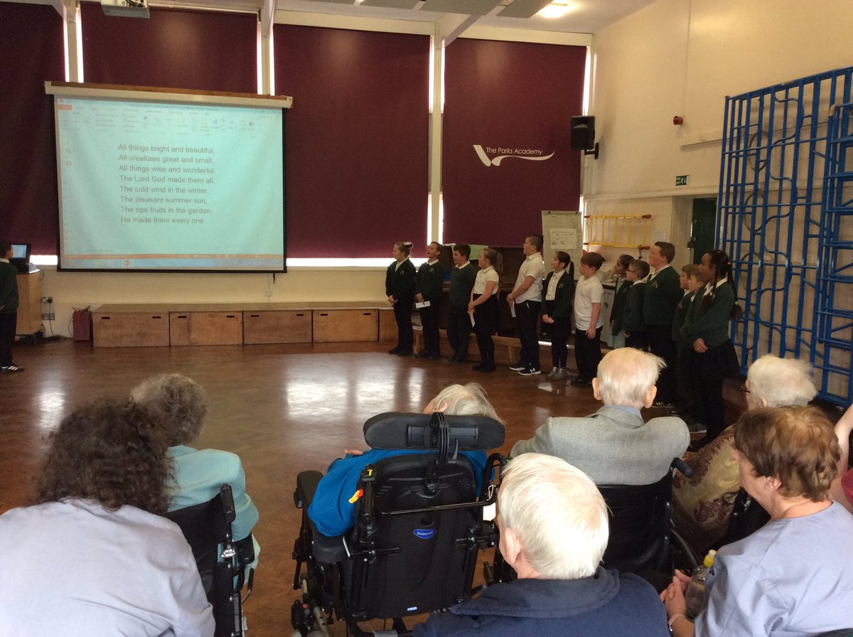 DeltaTheParks's tweet photo. 💚💚When @TheParksY5class hosted Holy Name Care Home for our Easter Service💚💚 https://t.co/iuYWIaaEeb