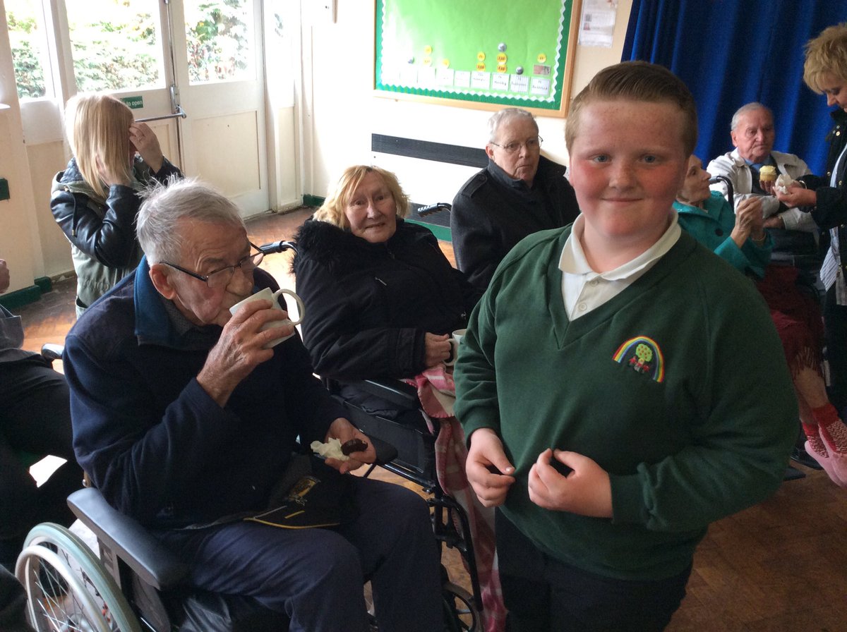DeltaTheParks's tweet photo. 💚💚Our @TheParksY5class were absolutely today when residents from the care home visited. What a special afternoon. So proud💚💚 https://t.co/E4n66UjZXg