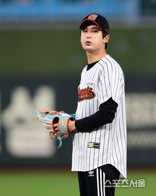 bb1013's tweet photo. 元気が出るアンジェヒョ https://t.co/Rrxc3mlfEu