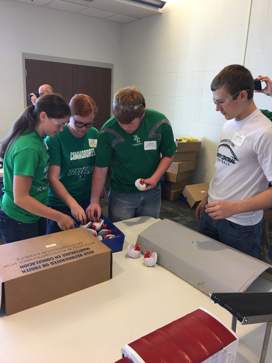 Jodysfrench's tweet photo. Perry Central students participate in the Southwest Indiana STEM Challenge!  @PCCommodores @USIedu https://t.co/Ntw9o09kcF