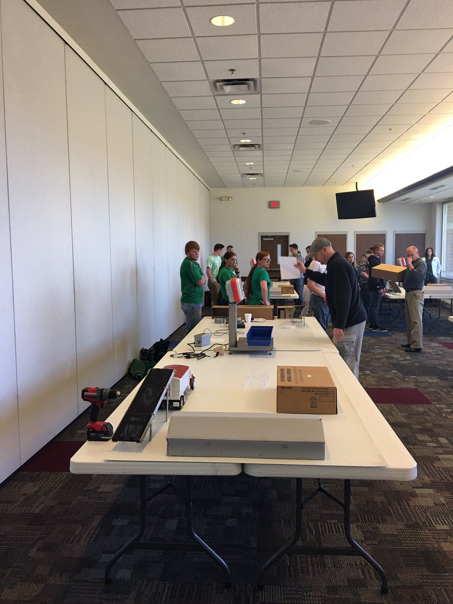 Jodysfrench's tweet photo. Perry Central students participate in the Southwest Indiana STEM Challenge!  @PCCommodores @USIedu https://t.co/Ntw9o09kcF