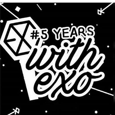 lestarii__'s tweet photo. #5YearswithEXO #5YearswithEXO 
Happyy Happinessss🎉🎉🎉🎉 https://t.co/2O2SedSJUn