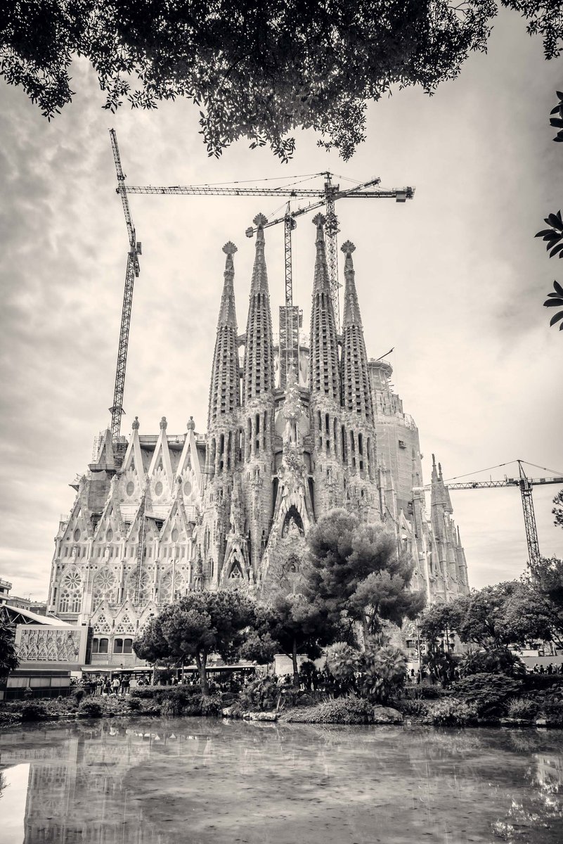 create28studio's tweet image. Midway through day 2 at OFFF, had a couple of tourist days before and checked out the Sagrada Familia.