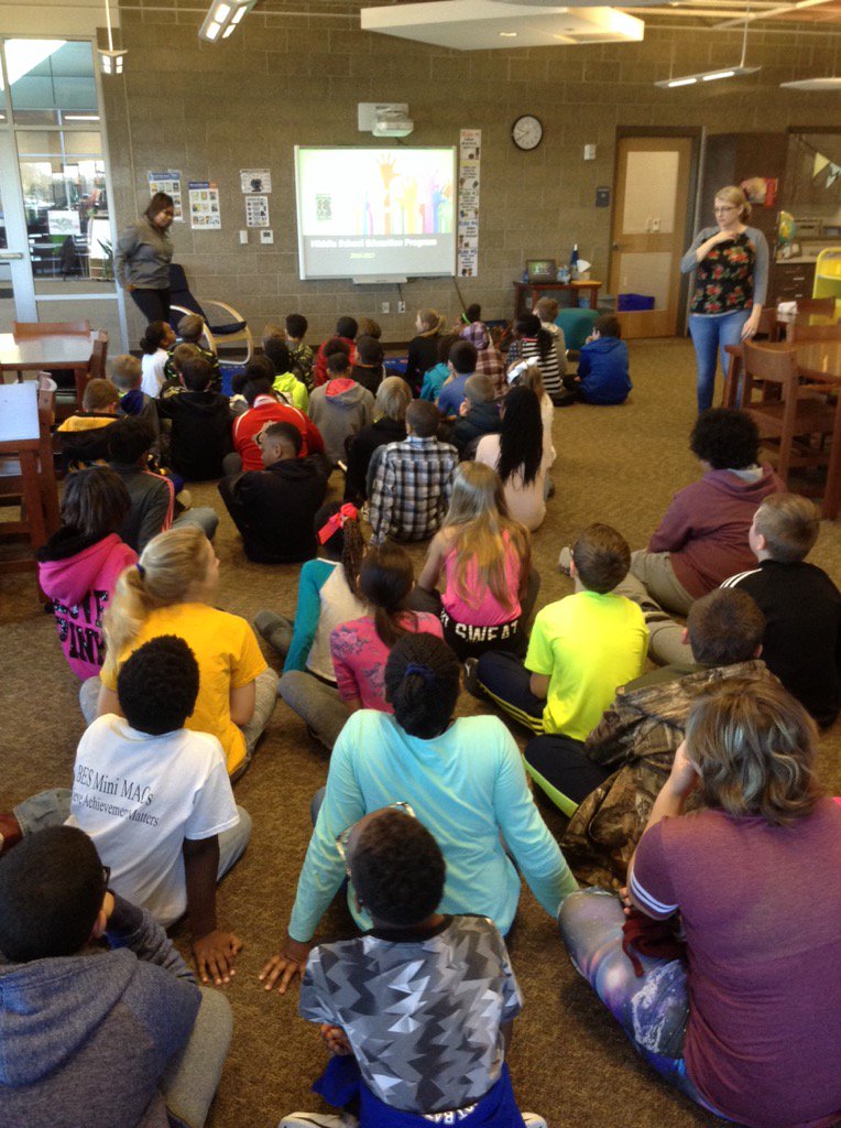 MrsChandler6th's tweet photo. Fifth graders getting ready for Middle School. @jeripetre @BattleElem @JECoggs https://t.co/mn8g89lP2Z