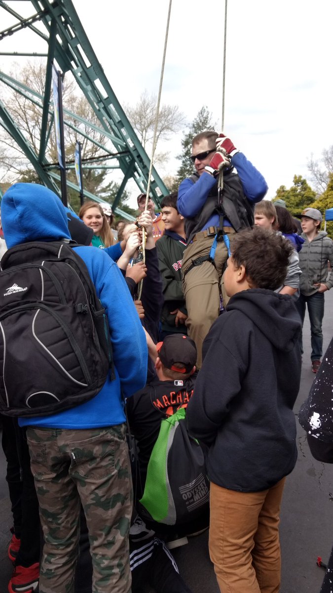 HodgesNKMS's tweet photo. STEM activities at Kings Dominion! #simplemachines #engineeringapprentices https://t.co/ZQ8BwEJXWT