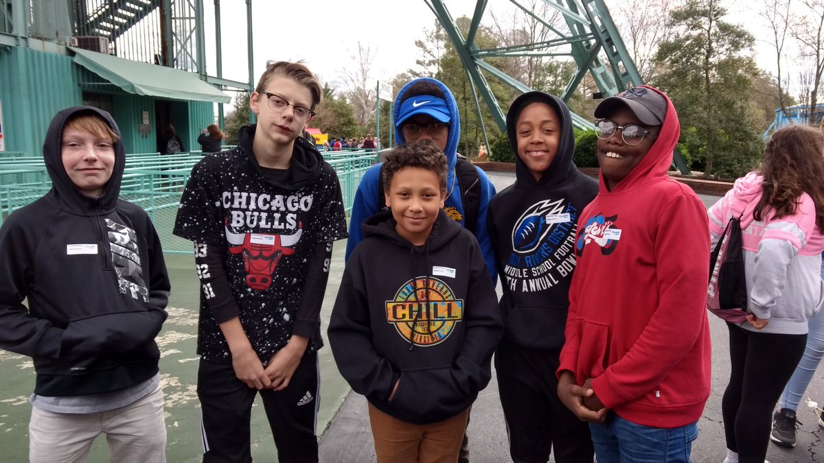 HodgesNKMS's tweet photo. STEM activities at Kings Dominion! #simplemachines #engineeringapprentices https://t.co/ZQ8BwEJXWT