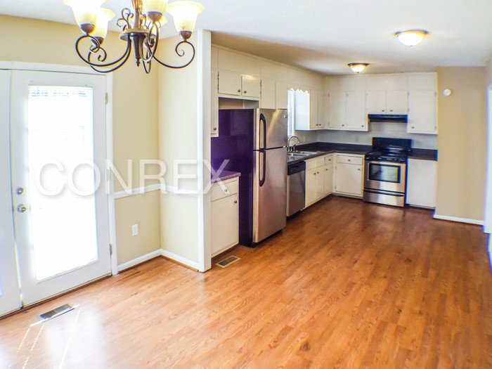 ConrexBham's tweet photo. Like the inside of this home? We have tons more that you'll love! https://t.co/FMAa7xlEft #birminghamhomes #conrex #propertymanagement https://t.co/JW06sjt893