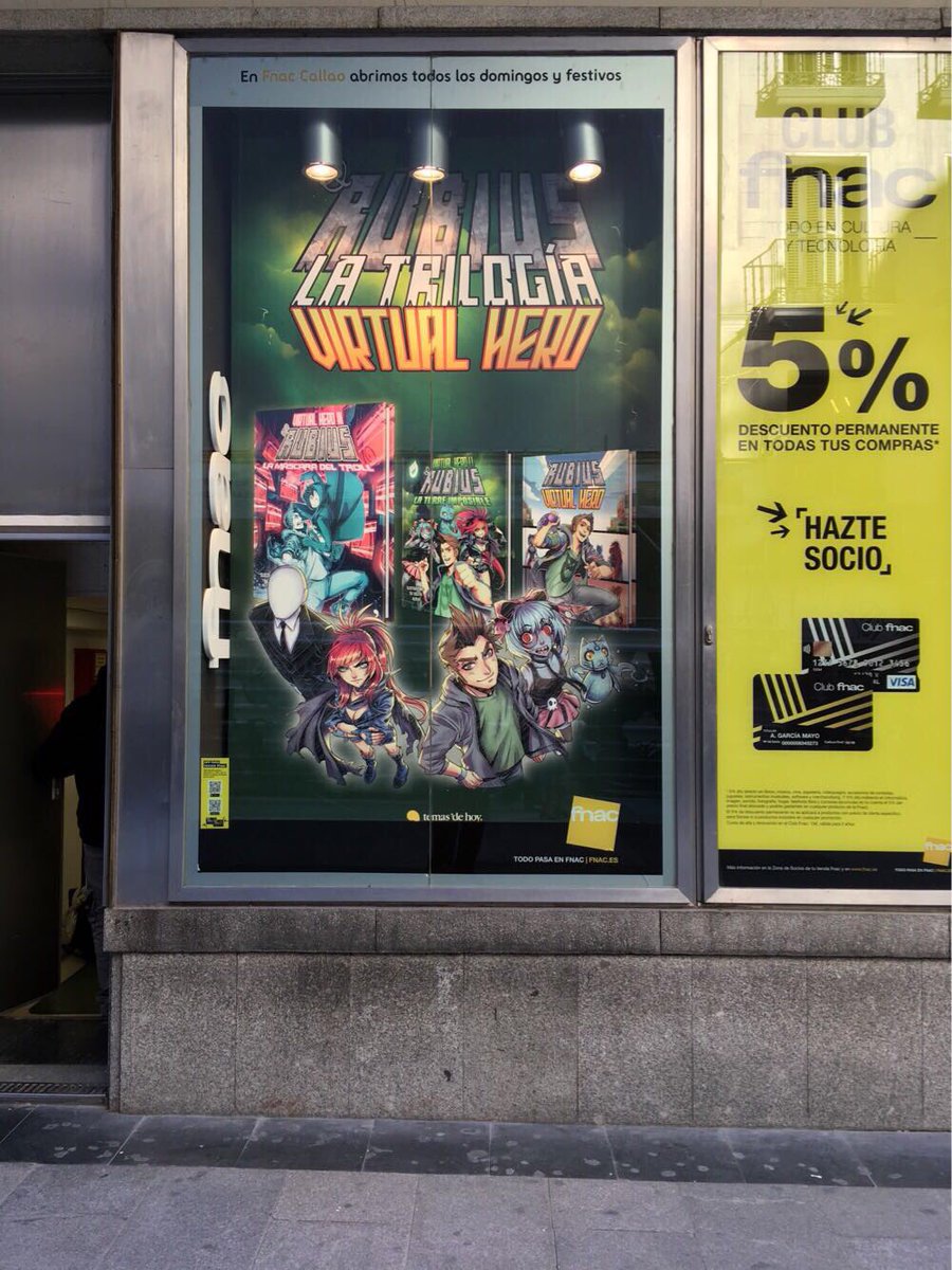 Rubiu5's tweet photo. Waaaat, han puesto esto en el escaparate de la tienda que mas visitaba de pequeño :DDD Estoy fangirleando awfjdjgdhVzkw https://t.co/Z539EoTxGG