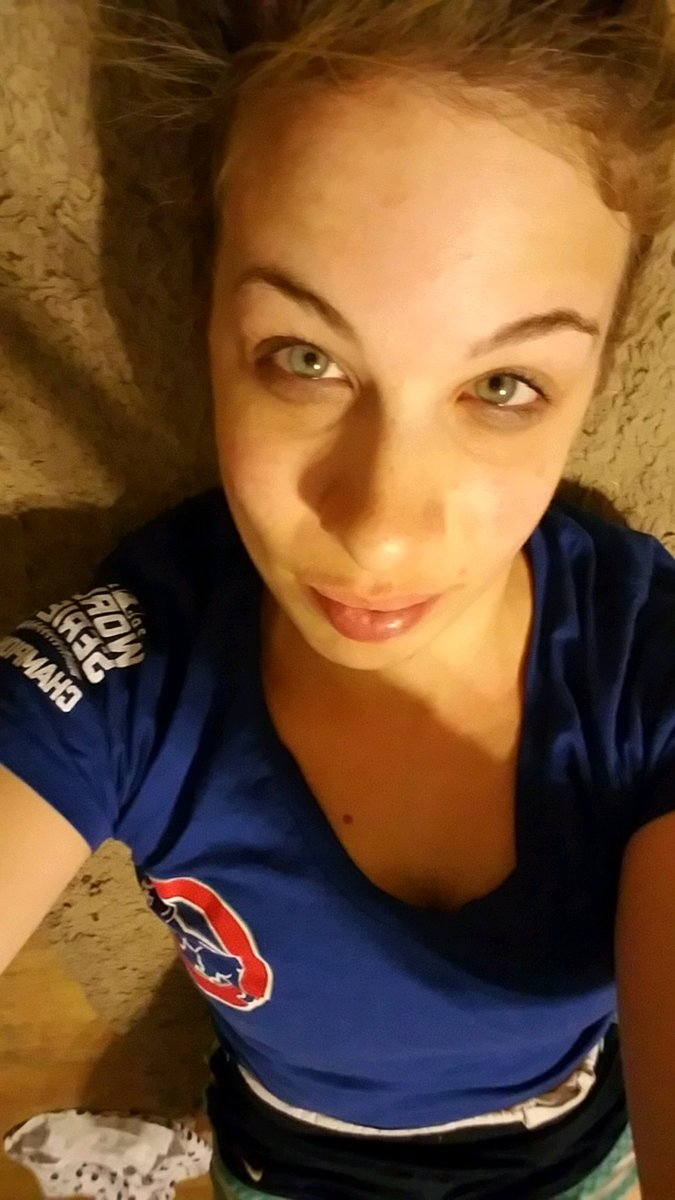 fitrunnermom's tweet photo. Doubling up supersets for the 2nd time this week. Days 81 and 82. Almost done! @BikiniBodyMommy #bbmc6 #bbm_sweatyselfie #Cubs https://t.co/d8bwaxMby1