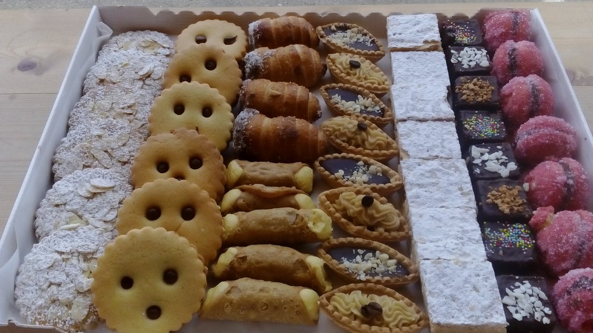 Mini Pastries for all occasions: Parties, business meeting, birthdays, etc...