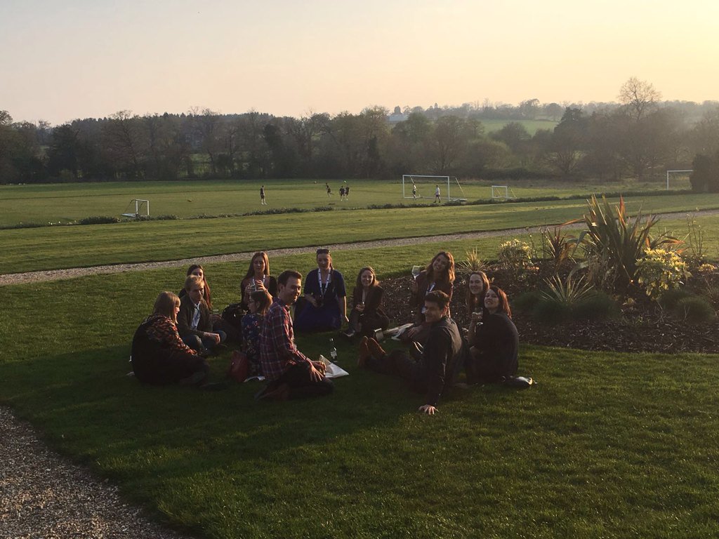 CharlotteHardm3's tweet photo. @LivUniAppetite Enjoying the sunshine at #BFDG2017 https://t.co/a8H1BgE1y9