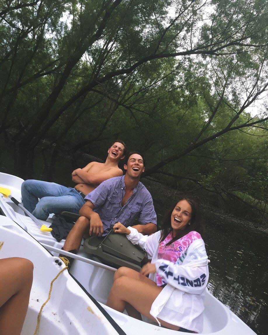 paulina_bracker's tweet image. happy birthday to my bff4l!!! hope you're having a fab day, love &amp;amp; miss u diz #wheninrome #ripscooby