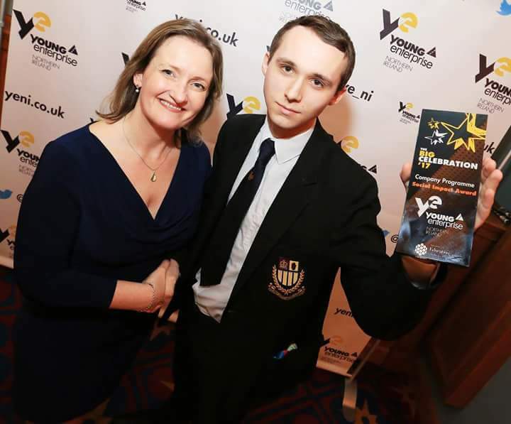 SignzBBMS's tweet image. Evan, our Finance Director took the honour in collecting our "Social Impact" award at the Y.E Big Celebration!👌 #ItsOkToTalk #Signz