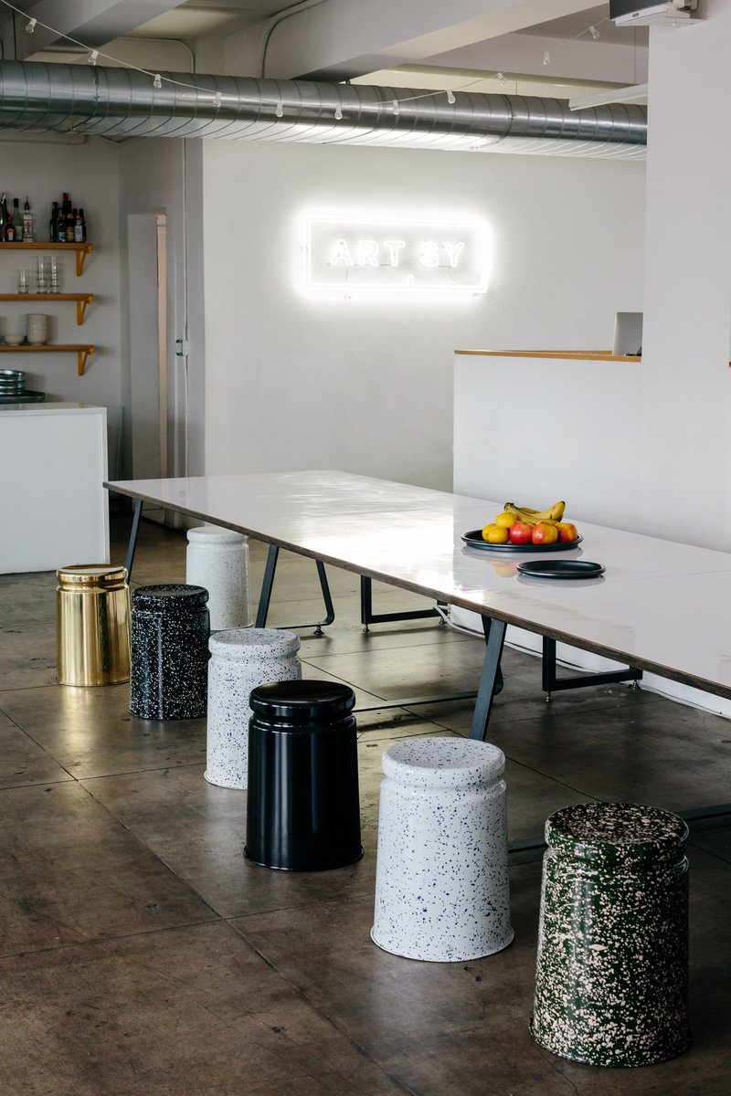 hivyapp's tweet image. Lessons learnt from building an Artful #Workplace at #Artsy 🎨
 @artsy uses #Hivy to run the office like magic! hubs.ly/H06_Xq40