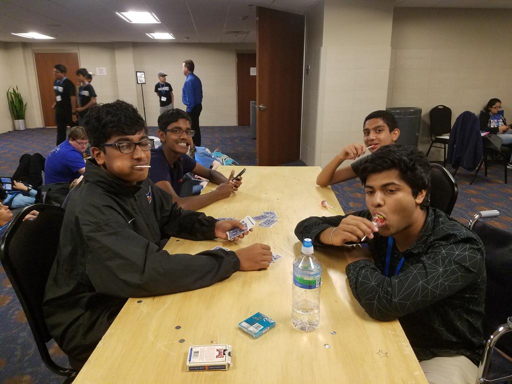 TSA_Hebron's tweet photo. Got their hands on some candy.  #TSASTATE #Candy https://t.co/kra0UkftSV