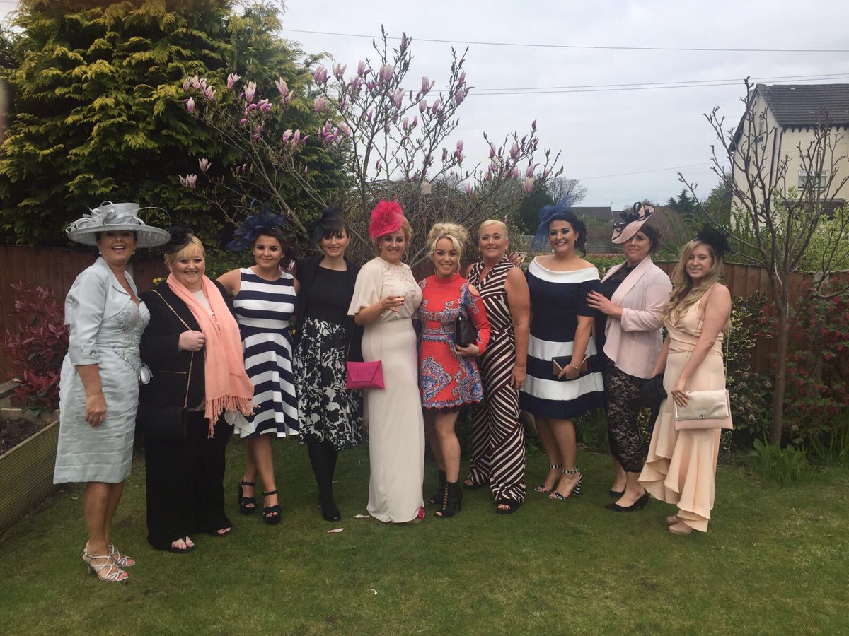 Sarah018x's tweet photo. Races Ready 🐎👸🥂 https://t.co/fh8uLWMY3I