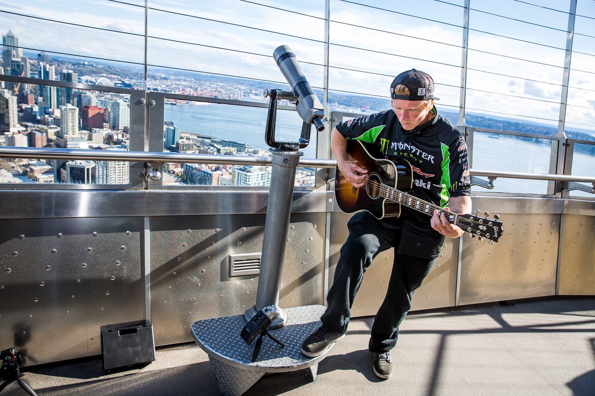 Seattle vibes 😊🎸🎼 #SeattleSX #SXonFOX #SupercrossLIVE