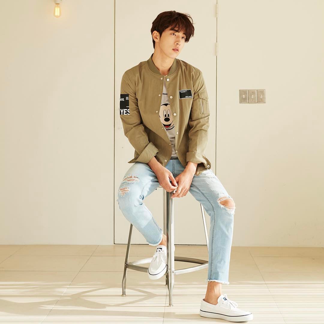 ChinHaeriJ's tweet photo. [PIC] ugiz_style [IG Update] #UGIZ 2017SS MODEL #นัมจูฮยอก #NamJooHyuk #남주혁 
// คิดถึงตี๋จูจริงๆนะ 💕🙊😎ไม่องไม่อัพ IGเลยยย😂 https://t.co/yUZUnYZlEV