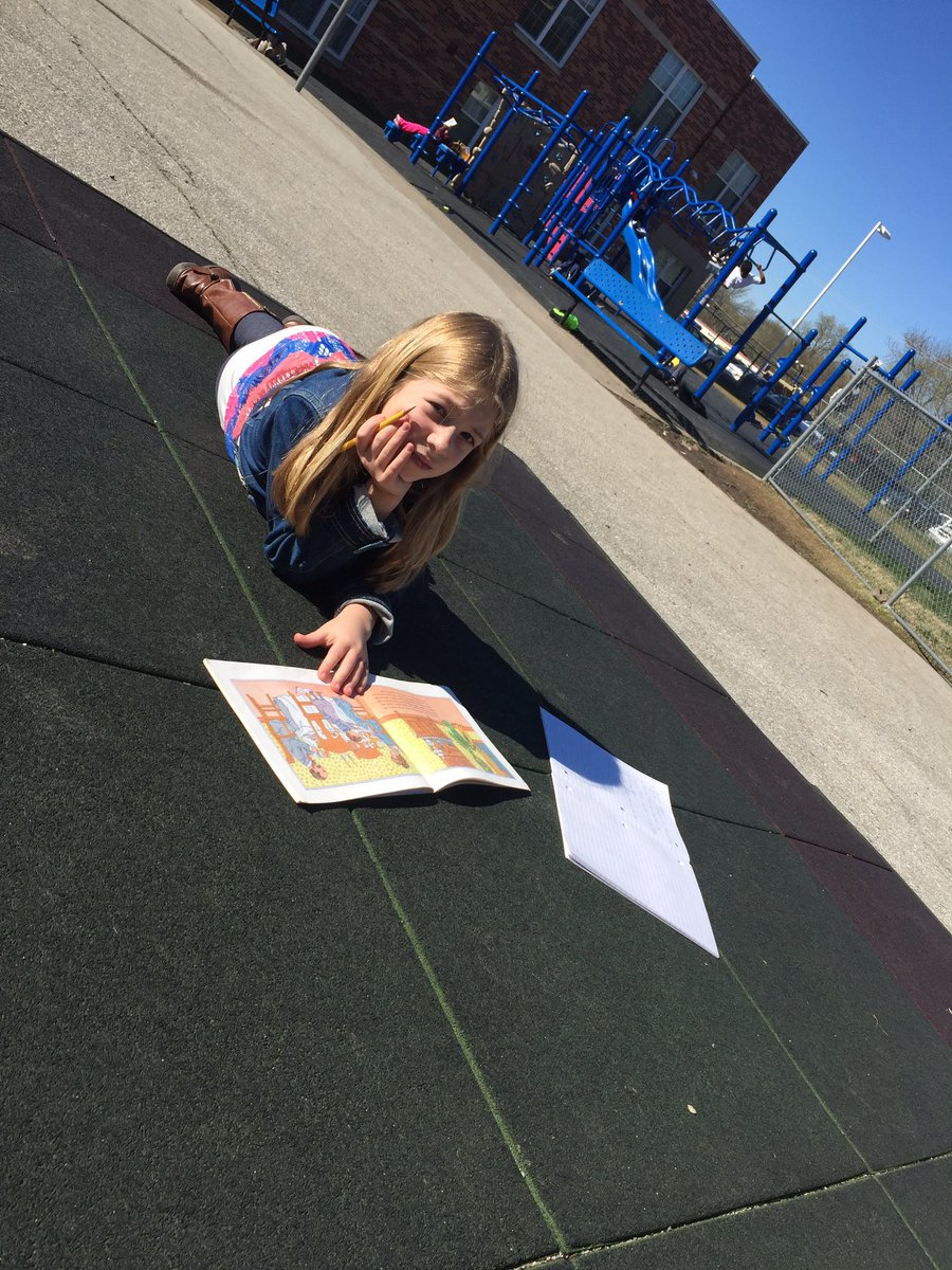 kimber_mca's tweet photo. FINALLY! The sun is out and we are enjoying read to self outside! #centersd @BooneBobcats https://t.co/eHGwT6bwiT