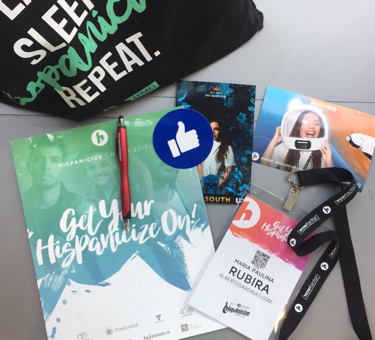 mpaulinarubira's tweet photo. #Hispanicize2017 #TeclaAwards https://t.co/fEaukwUyZM
