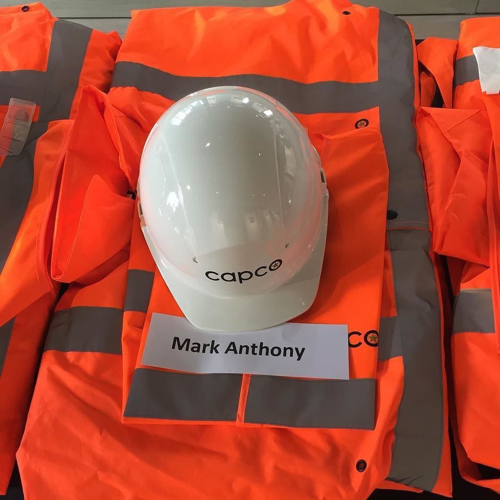 demolitionnews's tweet photo. #keltbray taking good care of the press yesterday #demolition #wrecking #demolish #construction #constructionequip… https://t.co/YgpGDMrHzv https://t.co/MlHL8W8sTb