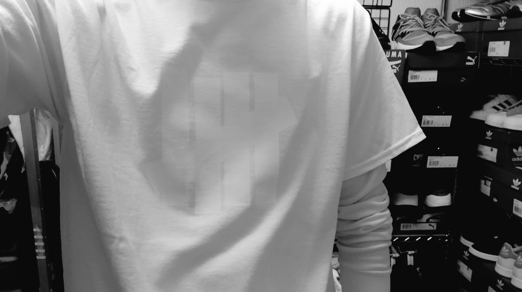 futureSNKR's tweet photo. 真っ白 T に真っ白 5STRIKE 大阪梅田のUNDEFEATED POP UP STORE 限定　
#UNDEFEATED #ルクアイーレ https://t.co/OJR9zf80c0