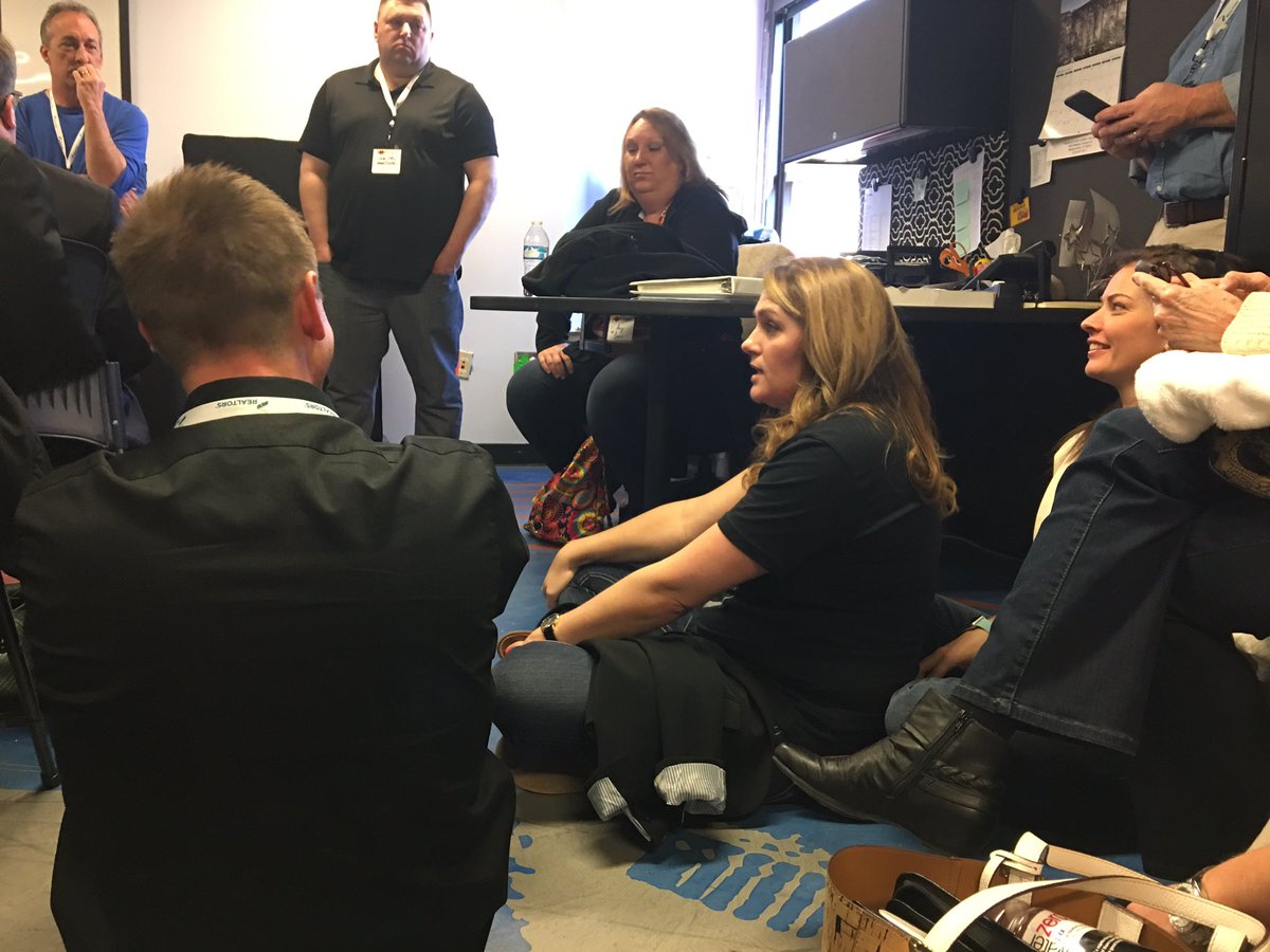 rewebcoach's tweet photo. Love the "Carpool Chronicles" video idea by Lynn Johnson with @BambooRealty #contentmarketing #rebcnash #cutpotatoes https://t.co/gq36CLa2gE