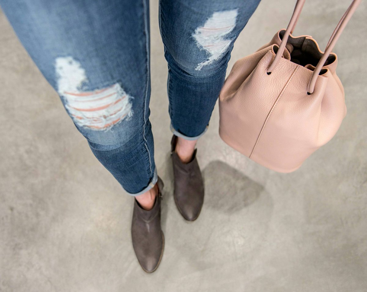 Ready for the weekend. 💁 || New Denim from @articlesofsociety